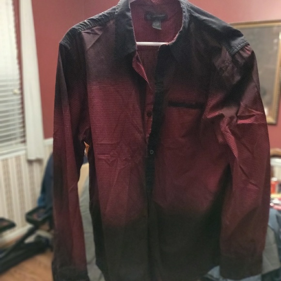 Button down - Picture 3 of 3